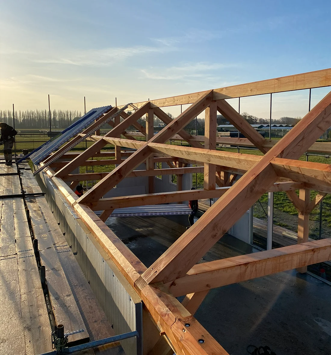 Vakman van WBBM Bouw aan het werk